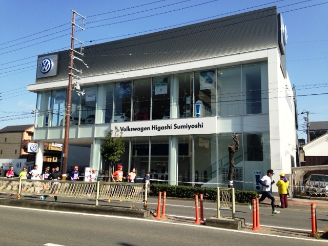 ﾊｰﾌﾏﾗｿﾝ店舗前.JPG