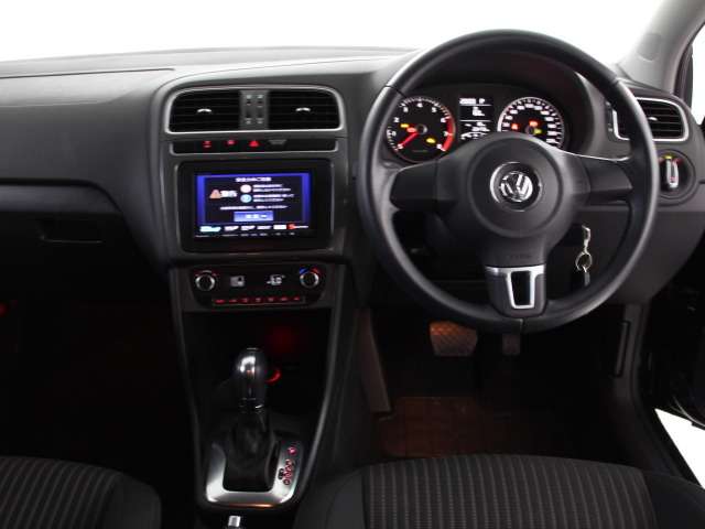 POLO 黒　インテリア.jpg