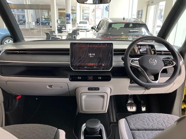 BUZZ運転席.jpg