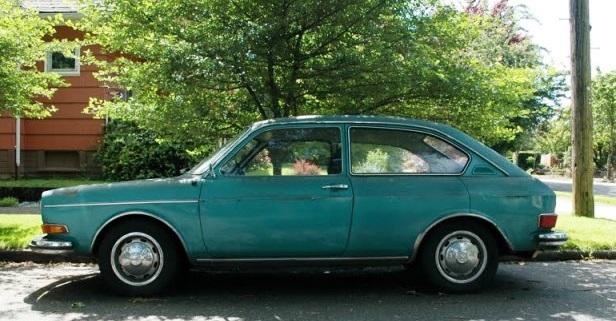 1971 Volkswagen VW Type 4 411 2 Door Saloon 1.jpg