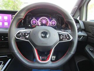 UZ0048984145_10_001.jpg