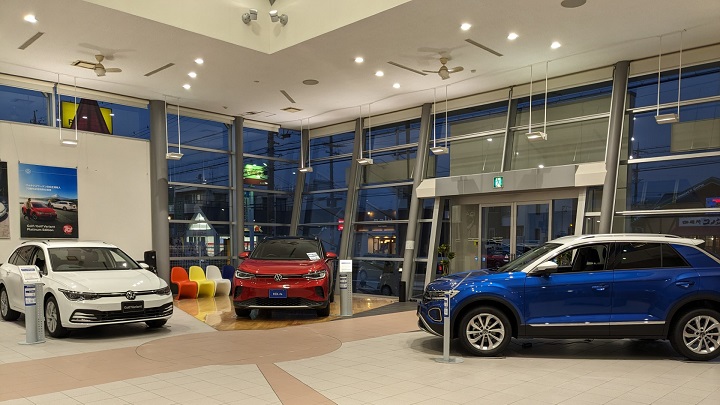 ショールーム展示車